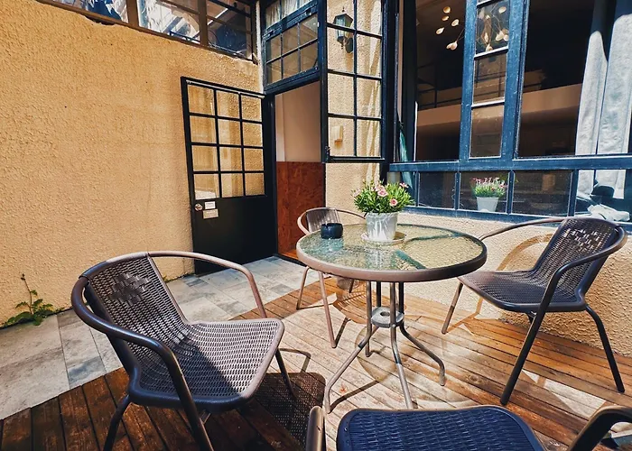 Citywalk Cottage With Two Beds And Courtyard