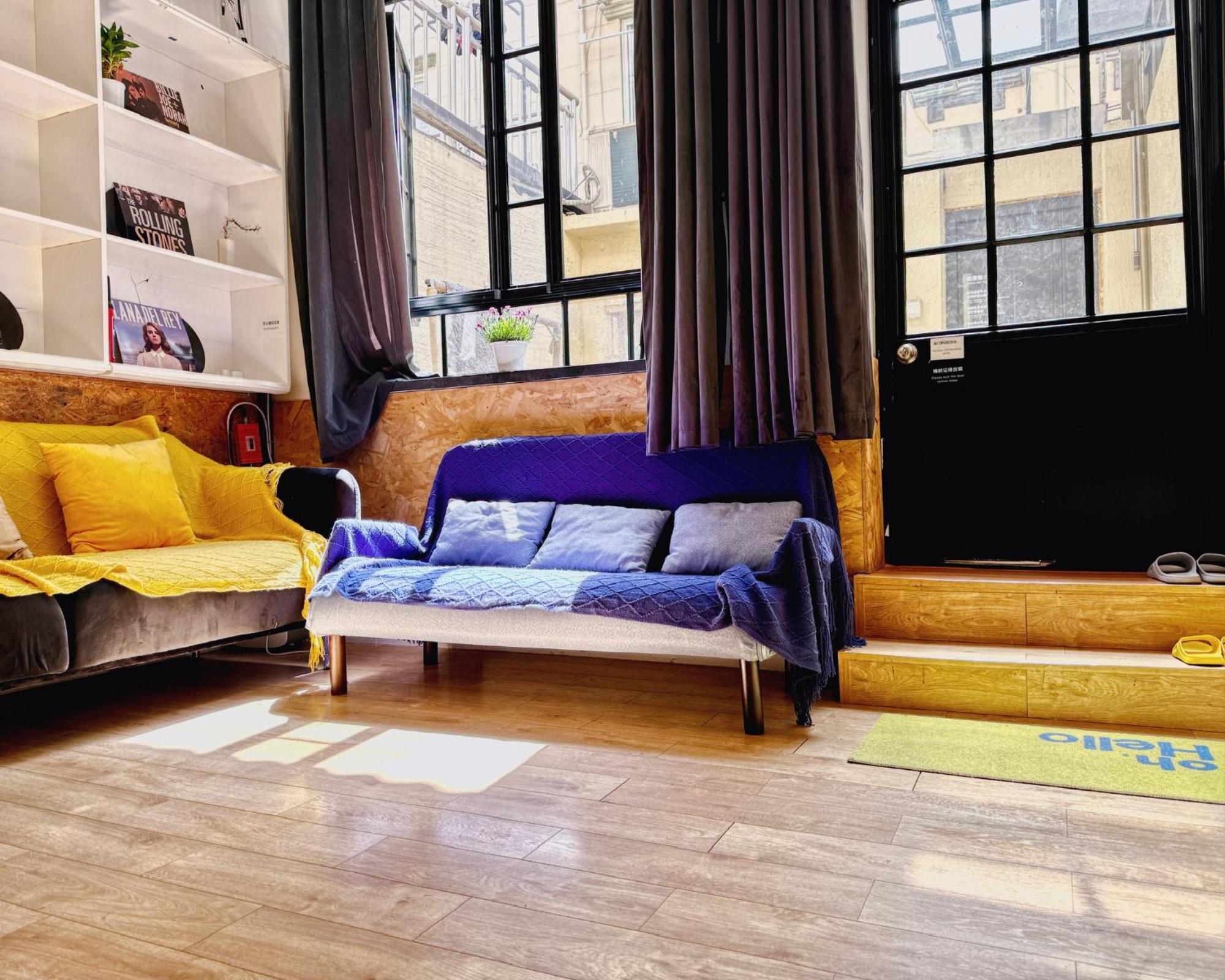 Citywalk With Two Beds And Courtyard Appartement *